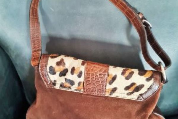 Borsa Vintage Capaccioli in pelle marrone di camoscio da spalla con design leopa borsavintagecapaccioliinpellem.jpg