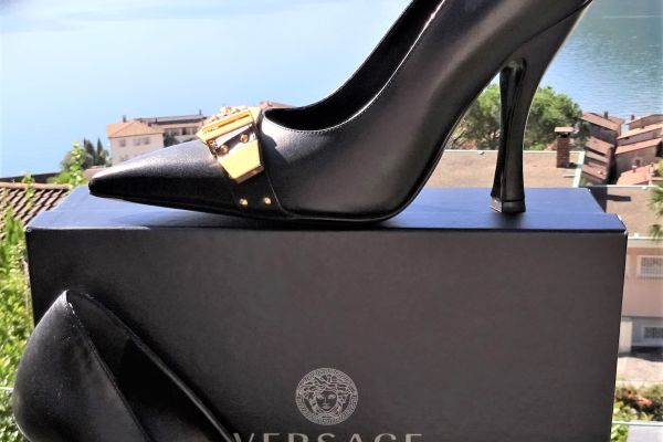 VERSACE leather shoes with a gold-plated buckle size 40 versaceleathershoeswithagoldpl-65c245638bb66.jpg