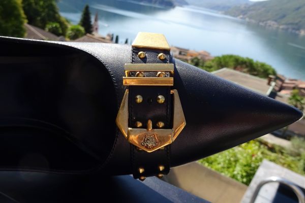 VERSACE Scarpe in pelle con fibbia placcata oro n. 40 ORIGINALI e NUOVI! versacescarpeinpelleconfibbiap-68d2ee02160de.jpg