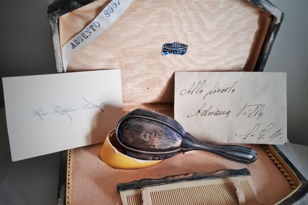 Antico  Necessaire  Argento 800  fine anni '30 da bambina anticonecessaireargento800fine.jpg