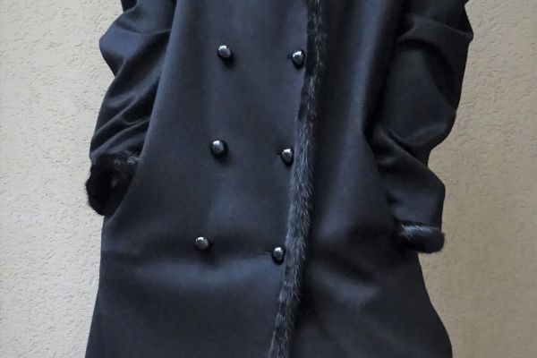 BLUMARINE coat with a mink. WOOL + CASHMEREsize 42 (48IT) ORIGINAL AND NEW! blumarinecoatwithaminkwoolcash-66c4c6c3130a2.jpg