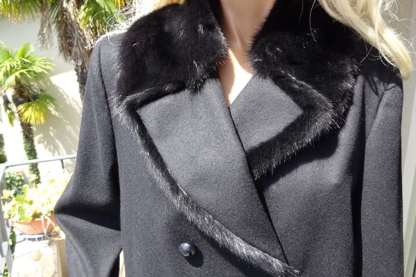 BLUMARINE coat with a mink. WOOL + CASHMEREsize 42 (48IT) ORIGINAL AND NEW! blumarinecoatwithaminkwoolcash-66c4c6df4e034.jpg