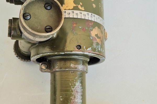 Puntatore  Periscopio Goniometro  militare   italiano WW2  M12 mod.58 Ma 928 4x puntatoreperiscopiogoniometrom12.jpg