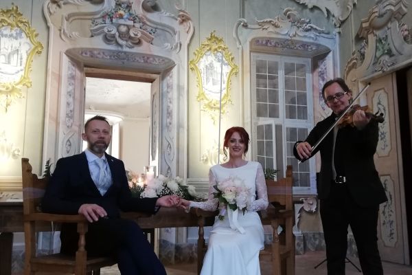Violino classico o elettrico per matrimoni civili e religiosi violinopermatrimoniciviliereli-63fc5e9a27a17.jpg