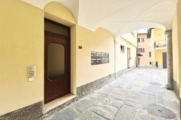 AMPIO APPARTAMENTO DI 3.5 LOCALI NEL NUCLEO ampioappartamentodi35localinel1.jpg