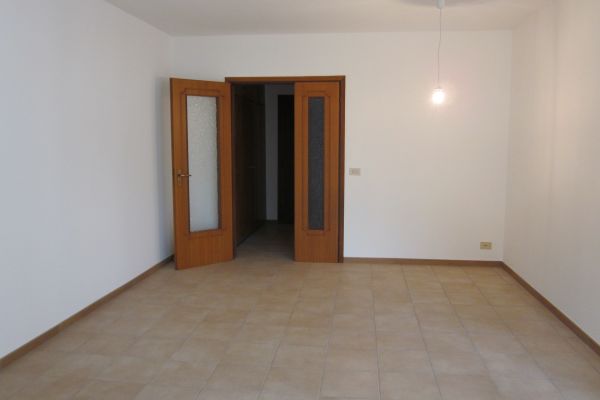 Vendo Appartamento 3.5 Locali con Piscina  Paradiso, con ottimo reddito Fr 1'850 vendoappartamento35localiconpi-66b3cd9f1b374.jpg