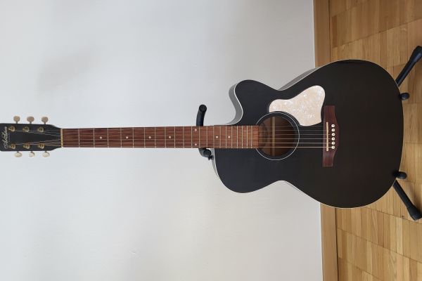 Chitarra acustica canadese chitarraacusticacanadese1.jpg