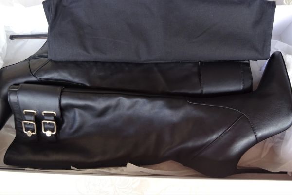 BLUMARINE coat size 40 and 42 (46 and 48IT) ORIGINAL AND NEW! blumarinecoatsize40and4246and4-66c3630b9d3fa.jpg