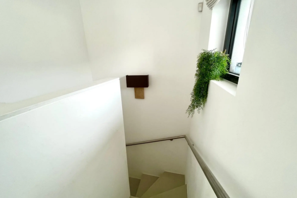 MODERNA MAISONETTE SU TRE PIANI PERFETTA ANCHE PER UFFICI modernamaisonettesutrepianiper-66ddead0c1104.png