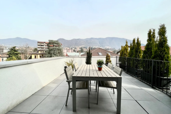 MODERNA MAISONETTE SU TRE PIANI PERFETTA ANCHE PER UFFICI modernamaisonettesutrepianiper-66ddeaf86909a.png