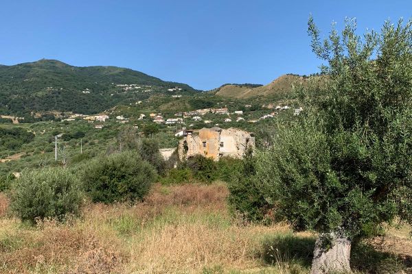 Rudere con terreno e progetto rudereconterrenoeprogetto.jpeg