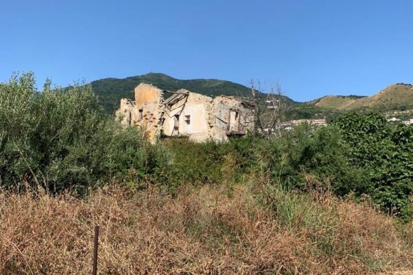 Rudere con terreno e progetto rudereconterrenoeprogetto123456.jpeg