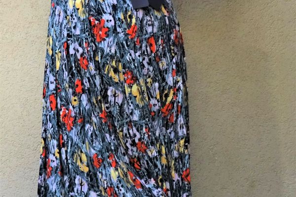 PRADA ORIGINAL AND NEW! pleated skirt size 32 (38IT) pradaoriginalandnewpleatedskir-67dc98e3dee38.jpg