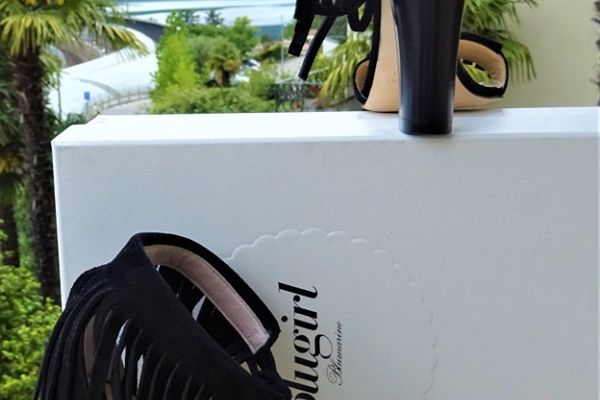 BLUMARINE (BLUGIRL) scarpe in pelle scamosciata taglia 37,5 e 38,5 blumarineblugirlscarpeinpelles-680a3c22cc68d.jpg