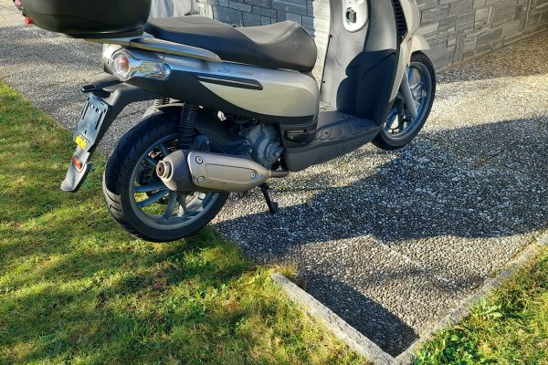 Scooter Piaggio Carnaby 250ie 16.3 KW scooterpiaggiocarnaby250ie163k-68da33af8a397.jpg