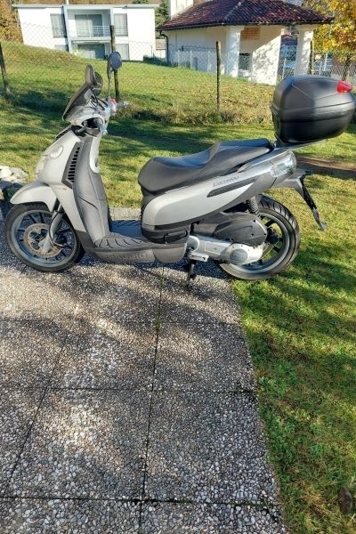 Scooter Piaggio Carnaby 250ie 16.3 KW scooterpiaggiocarnaby250ie163k.jpg