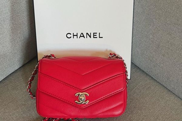 Chanel Caviar Chevron Quilted Mini chanelcaviarchevronquiltedmini1.jpg