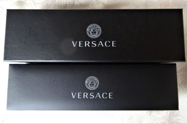 VERSACE ORIGINALE E NUOVO! Portafoglio in pelle  grande e capiente versaceoriginaleenuovoportafog-67f57aa9dc80b.jpg