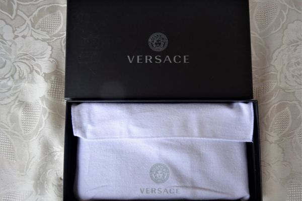 VERSACE ORIGINALE E NUOVO! Portafoglio in pelle  grande e capiente versaceoriginaleenuovoportafog-67f57ad43ea0f.jpg
