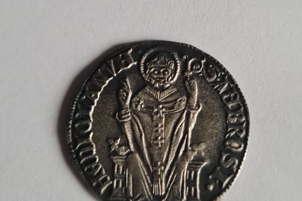 Ambrogino in argento, onorificenza   degli anni 70', senza ambroginoinargentoonorificenza.jpg