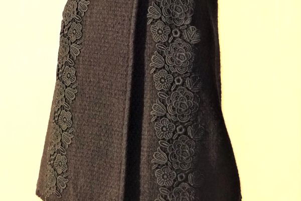 BLUMARINE wool coat with lace size 40 and 42 (46 and 48IT) ORIGINAL AND NEW! blumarinewoolcoatwithlacesize4-66c37d3aceb34.jpg