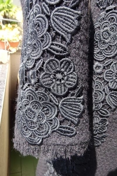 BLUMARINE wool coat with lace size 40 and 42 (46 and 48IT) ORIGINAL AND NEW! blumarinewoolcoatwithlacesize4-66c37dab57901.jpg