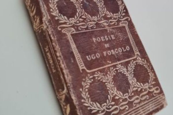 Antico e raro volume tascabile Ugo Foscolo poesie con prefazione di Guido Mazzon anticoerarovolumetascabileugof1.jpg