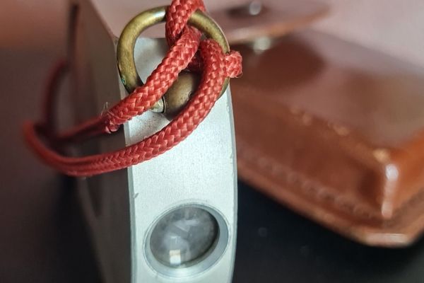 Bussola SUUNTO  vintage    KB-14/ 400  made Finland è  realizzata in alluminio r bussolasuuntovintagekb14400mad123.jpg