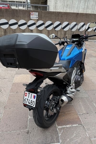 Honda NC750XD DCT - Luglio 2021 - Solo 4.300 km - Bauletto originale Honda da 4. hondanc750xddctluglio2021solo41.jpg