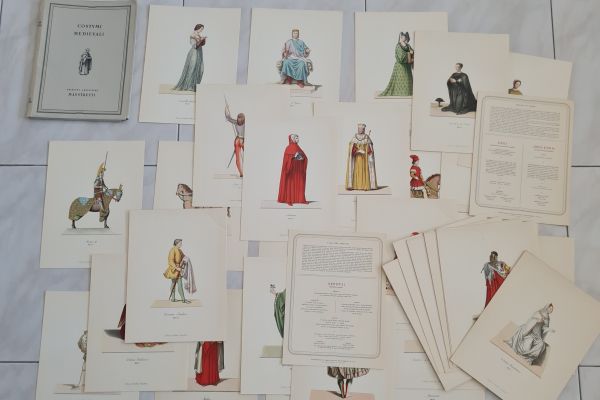 COSTUMI MEDIEVALI del secolo XIII e XIV  Edizioni Artistiche Maestretti  cofanet costumimedievalidelsecoloxiiie-67ebd23642b5e.jpg