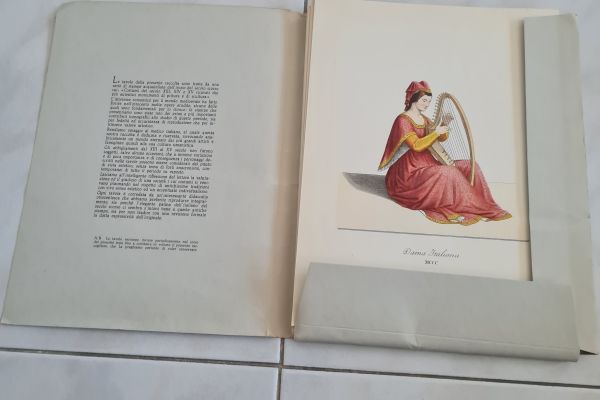 COSTUMI MEDIEVALI del secolo XIII e XIV  Edizioni Artistiche Maestretti  cofanet costumimedievalidelsecoloxiiie-67ebd275bc782.jpg