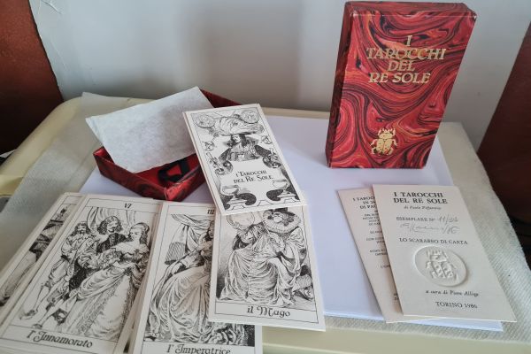 I Tarocchi del Re Sole  di Paolo Piffarerio  edizione firmata e numerata 11/34   itarocchidelresoledipaolopiffa.jpg