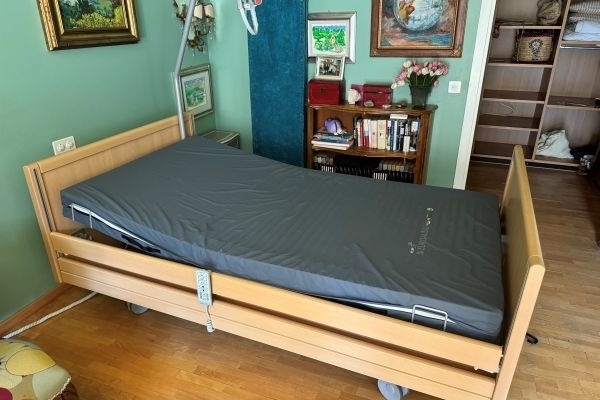 Vendo un letto ortopedico Carisma 300 XXL come nuovo. vendounlettoortopedicocarismac-66c5f530a977c.jpg