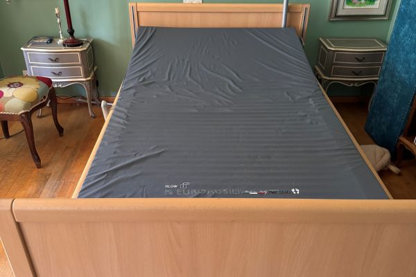 Vendo un letto ortopedico Carisma 300 XXL come nuovo. vendounlettoortopedicocarismac-66c5f5334b886.jpg