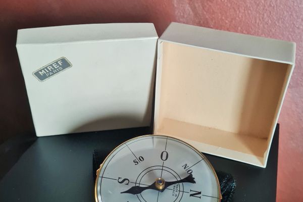 Raro Portacipria vintage   MIREF Paris da collezione raroportacipriavintagemirefpar.jpg