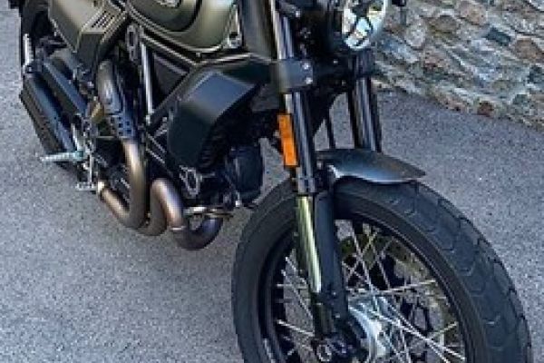 Vendo moto DUCATI 803 Scrambler Nightshift vendomotoducati803scramblernig.jpg