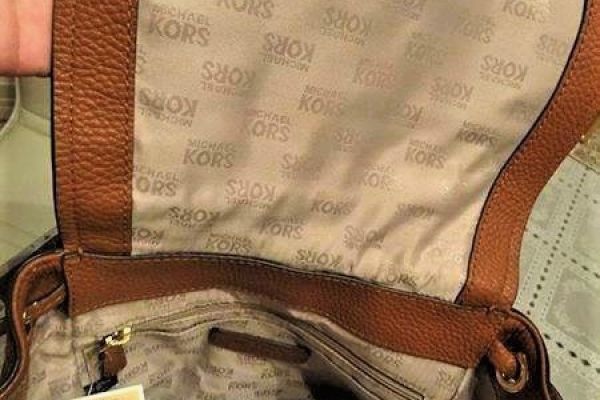 MICHAEL KORS ZAINI DI  PELLE due colori michaelkorszainidipelleduecolo-67f18c4163031.jpg