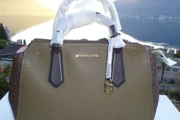 VENDO! Michael Kors Borsa in pelle ORIGINALE E NUOVA! vendomichaelkorsborsainpelleor-67f1906baf488.jpg