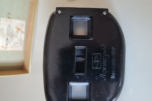 Visore stereoscopio russo   01.1957   realizzato in bakelite visorestereoscopiorusso011957r1.jpg