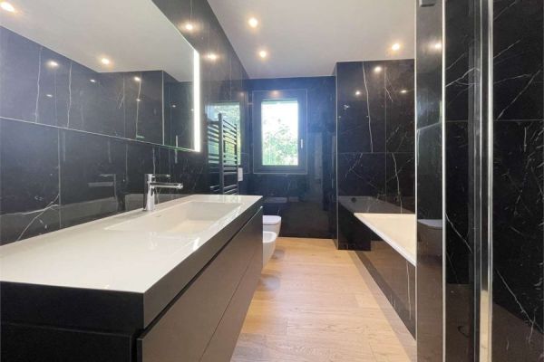 NUOVO ED ESCLUSIVO APPARTAMENTO CON GIARDINO E VISTA LAGO nuovoedesclusivoappartamentoco12.jpg