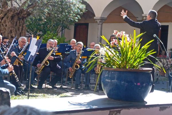 Musica Maestro a Taggia musicamaestroataggia12345.jpg