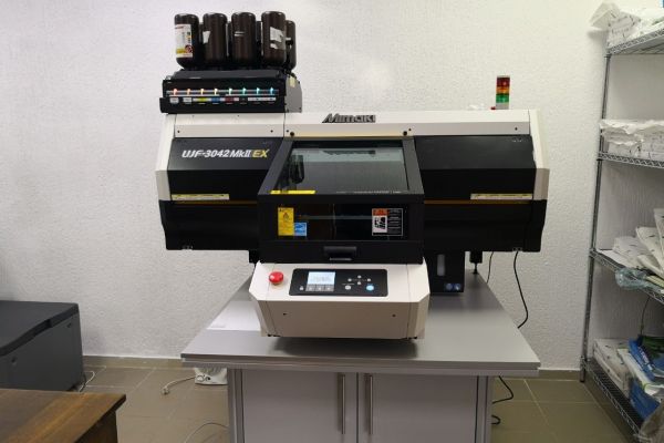 Mimaki UJF-3042MkII EX Desktop Flatbed UV LED Printer mimakiujf3042mkiiexdesktopflat.jpg