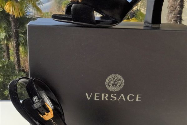 VERSACE ORIGINALI e NUOVI! scarpe taglia 37,5 (37) e 38,5 (38) versaceoriginalienuoviscarpeta-6803a50b5ef90.jpg