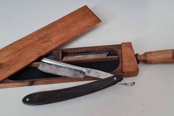 Set rasoio d'epoca  mano libera con originali  lame intercambiabili, Dubosclard  setrasoiodepocamanoliberaconor.jpg