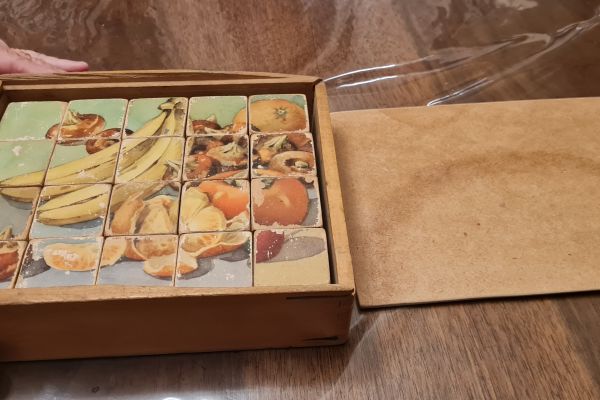 Gioco dei cubi  scatola Puzzle  del 1950 circa giocodeicubiscatolapuzzledel19.jpg