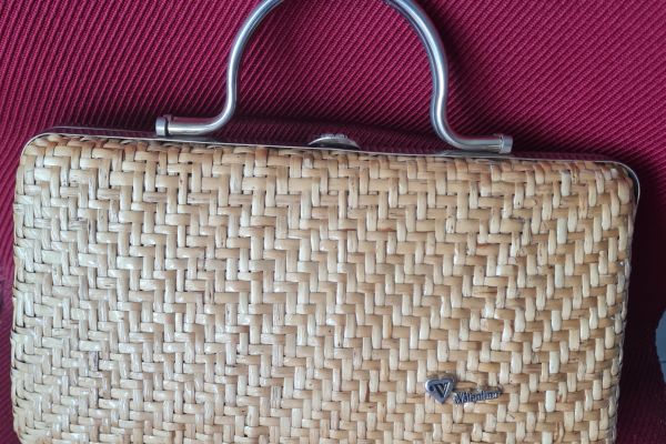 Valentino Garavani Borsa Beige Paglia interno in ottimo stato valentinogaravaniborsabeigepag.jpg