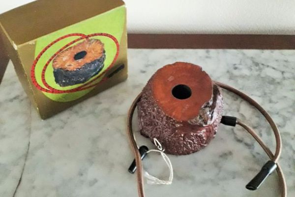 Pipa da Tavolo in radica con cordone flessibile e bocchino in metacrilato. pipadatavoloinradicaconcordone1.jpg