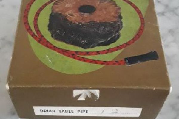 Pipa da Tavolo in radica con cordone flessibile e bocchino in metacrilato. pipadatavoloinradicaconcordone12.jpg