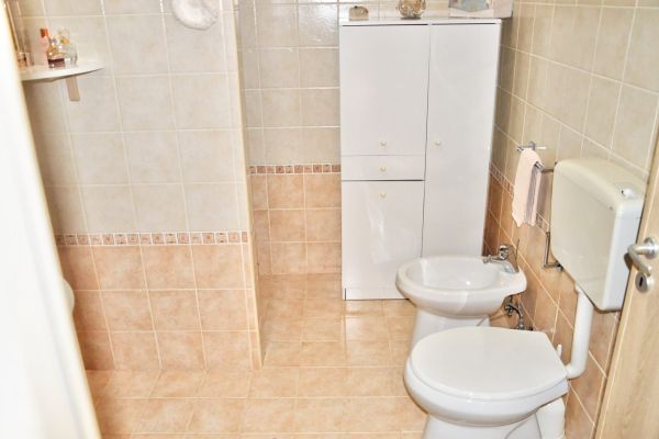 A PRESICCE-ACQUARICA (LECCCE) Location di pregio al primo piano apresicceacquaricalecccelocati-67f7e20698a41.jpg