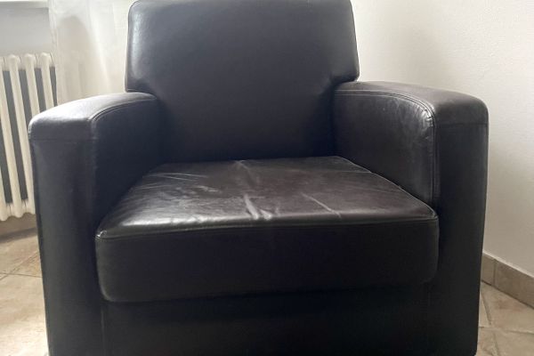 2 poltrone, vera pelle, usate 2poltroneverapelleusate.jpeg